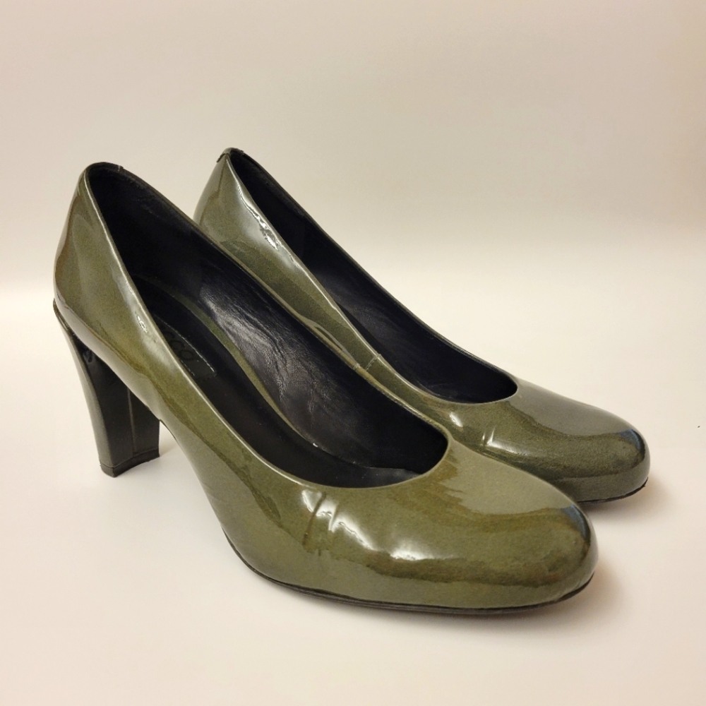Ecco patent leather "green gables" heels